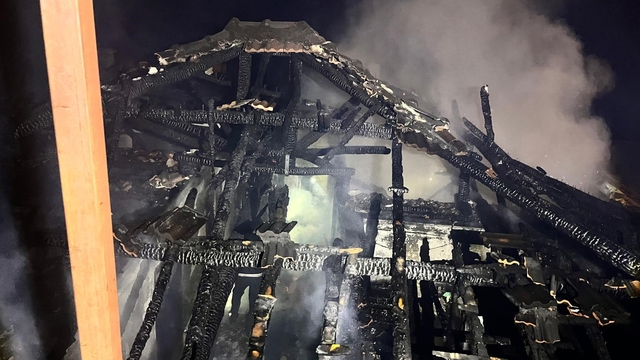 Sobadan çıkan kıvılcım evi küle çevirdi
Evdeki yaşlı kadını alevlerin arasında kalmaktan komşuları kurtardı