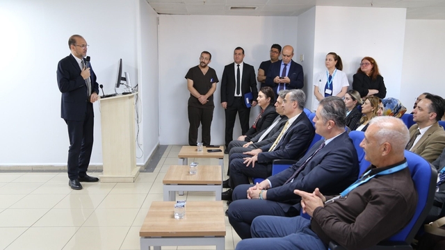 Diyarbakır'a iki büyük sağlık müjdesi
Çocuk Kalp Merkezi büyüyor, Şehir Hastanesine modern Tüp Bebek Merkezi kuruluyor