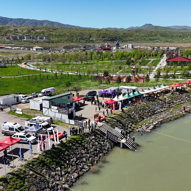 Bingöl'de rafting şöleni: Türkiye Şampiyonası coşkuyla başladı