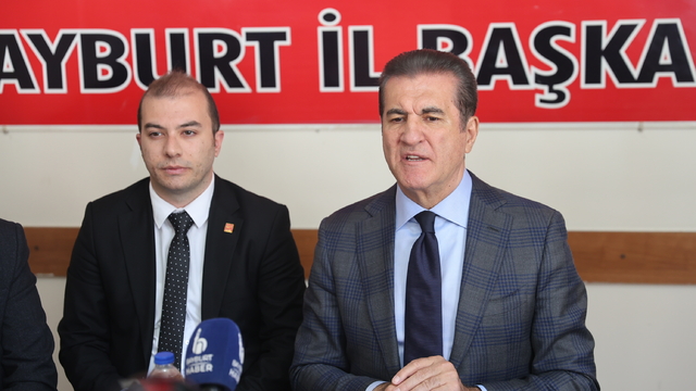 CHP Erzincan Milletvekili Sarıgül, Bayburt'ta basın mensuplarıyla bir araya geldi