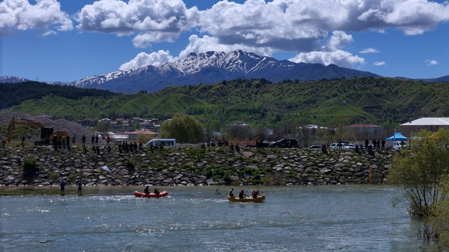 Okul Sporları Rafting Türkiye Şampiyonası Bingöl'de başladı