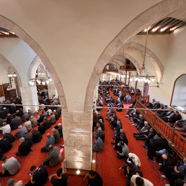 583 yıllık Ulu Cami'de cuma namazı
