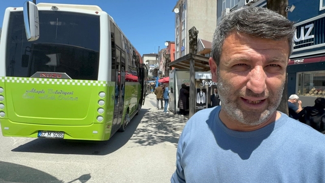 Ağlama sesi facianın önüne geçti; 2 yaşındaki çocuk otobüste bulundu
Fark edilmeden otobüse binen şoför ağlama sesini duyunca gerçek ortaya çıktı
