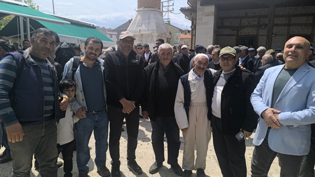Şuhut'ta hacı adayları dualarla kutsal topraklara uğurlandı