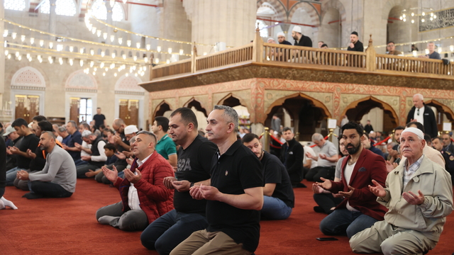 Selimiye Camisi'nde Vakıflar Haftası'nda mevlit okutuldu