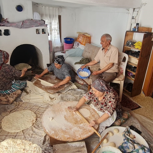 Buldan'da Kurban Bayramı hazırlıkları imece usulü yapılıyor
