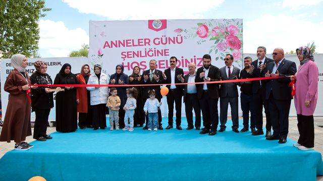 Darende'de Anneler Günü Şenliği başladı