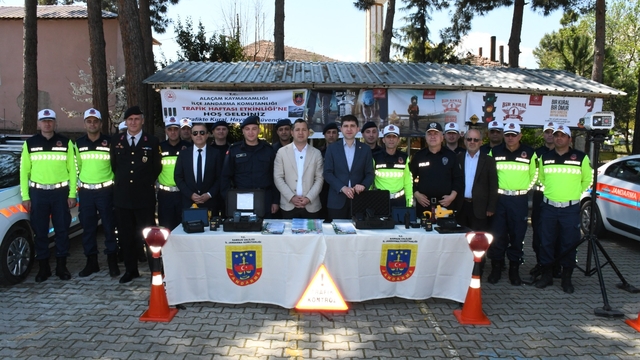 Alaçam'da "Karayolları Güvenliği ve Trafik Haftası" etkinliği düzenlendi