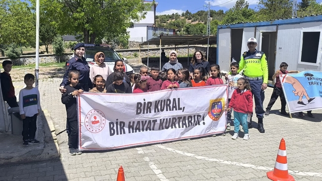 Adıyaman'da öğrencilere trafik eğitimi verildi
