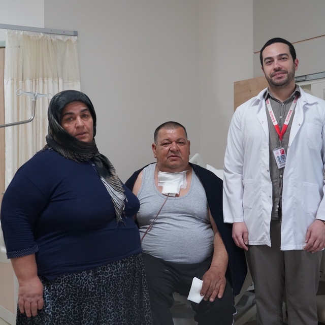 Boynundaki 542 gramlık kitle başarıyla çıkarıldı
Hasta dev tiroid ameliyatı...