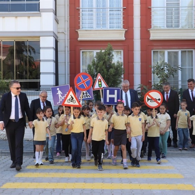 Edremit'te Trafik ve İlkyardım Haftası kutlandı