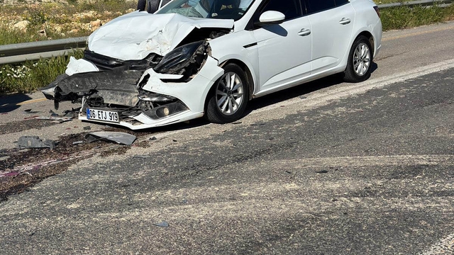 Mardin'de iki araç çarpıştı: 1 yaralı