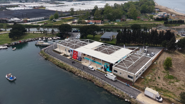 Bakan Yumaklı, Marmara Su Ürünleri Denetim ve Kontrol Merkezi'ni açtı
Yumaklı: "Türk balıkçılığı artık sadece kendi karasularında değil, Atlantik'ten Hint Okyanusuna kadar dünyanın dört bir tarafında varlık gösteriyor. Bu kabiliyete de sahibiz, bu kapasiteye de sahibiz"
"Attığımız bu güçlü adımların sonucu Türkiye, su ürünleri yetiştiricilik üretiminde Avrupa'da 2., dünyada ise 15.sıraya yükselmiş durumda"