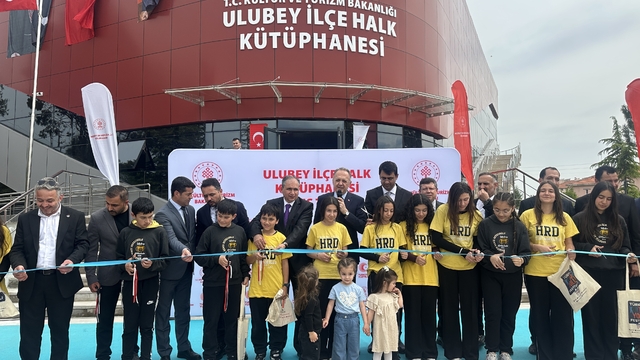Bakan Yardımcısı Yazgı: "1300'ü aşkın halk kütüphanesini 39 milyon kullanıcıyla buluşturuyoruz"
Bakan Yardımcısı Yazgı, Ulubey Halk Kütüphanesi'nin açılışını yaptı