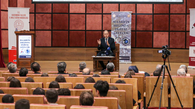BTK Başkanı Ömer Abdullah Karagözoğlu, Kastamonu'da lise öğrencileriyle bir araya geldi: