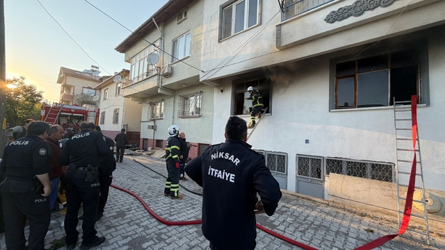 Tokat'ta çıkan ev yangınında 1 kişi yaralandı