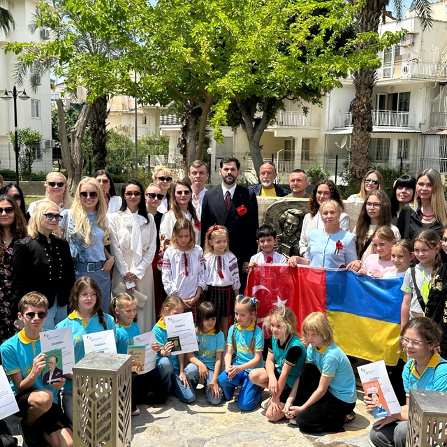 Ukrayna Kültür Parkı yenileme çalışmalarının ardından ziyarete açıldı