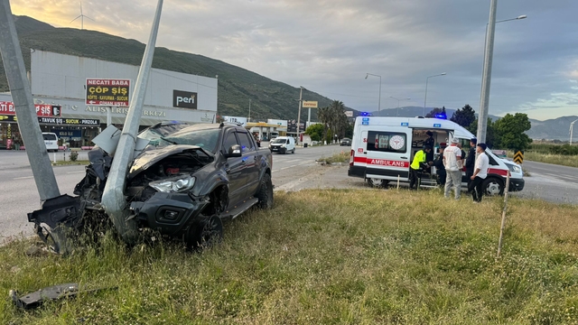 Aydın'da trafik kazası güvenlik kamerasınca kaydedildi
