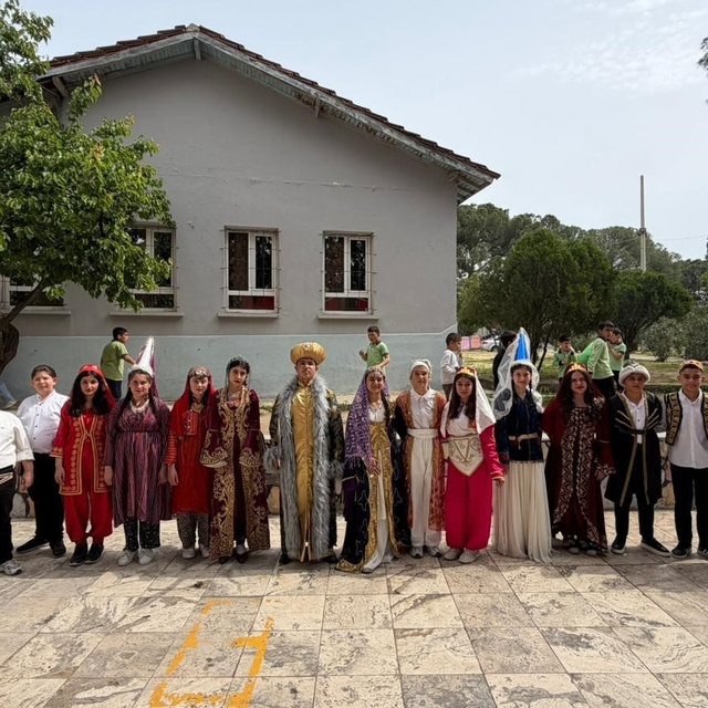 Alaşehir'de rötarlı Nevruz coşkusu
