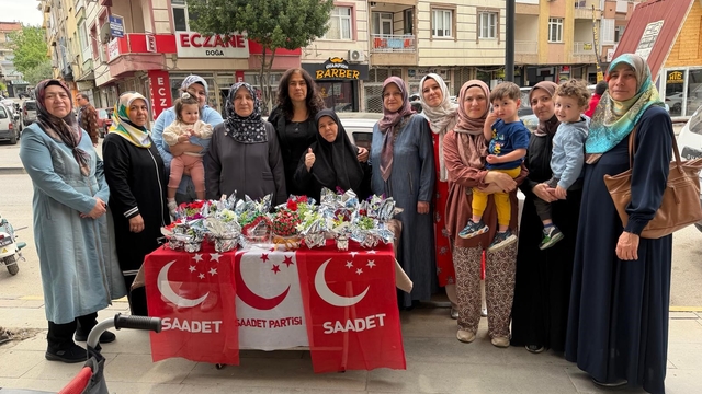 Saadet'in Anneler Günü buluşmasına yoğun ilgi