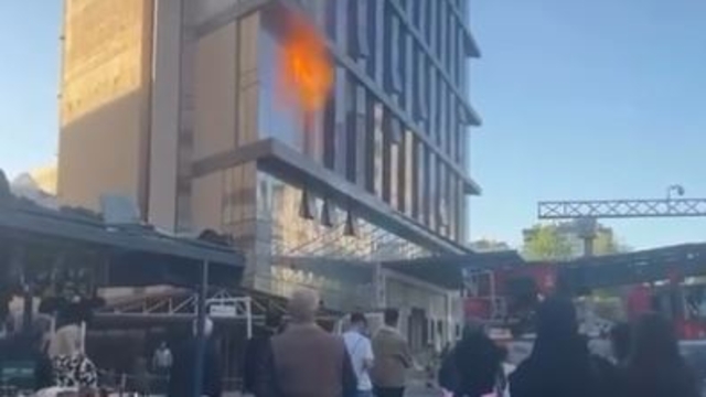 Diyarbakır'da inşaat halindeki otelde yangın: 6 kişi etkilendi