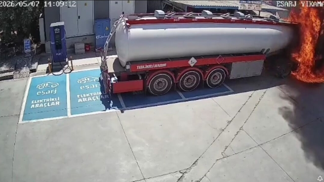 Muğla'da mazot yüklü tankerin alev aldığı anların görüntüsü ortaya çıktı
