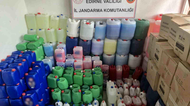 Edirne'de 4 bin 613 litre sahte sıvı deterjan ve ham maddesi ele geçirildi