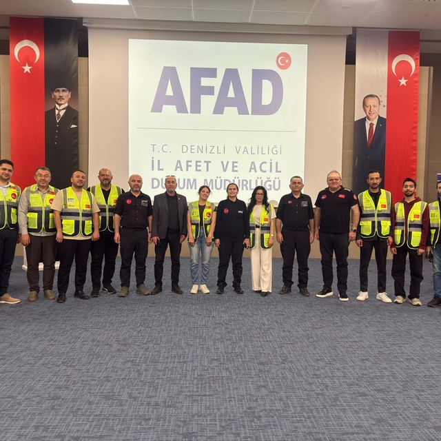 Denizli'de arama kurtarmaya yeni bir soluk
Hayat kurtarmaya gökyüzünden des...