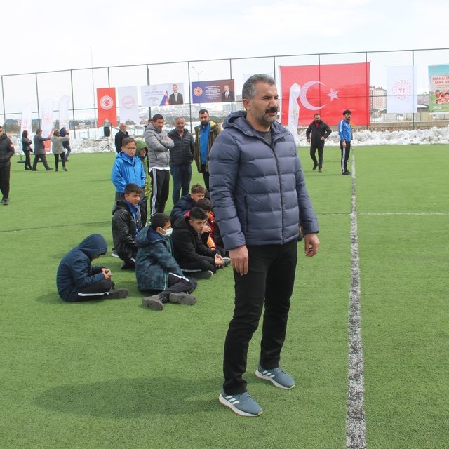 Vanlı eğitimciden şampiyonluklarla dolu 20 yıllık veda
Van Fevzi Geyik Orta...