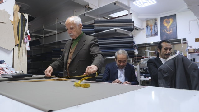 Ismarlama terzilik tarihe karışıyor
58 yıllık terzinin çırak sitemi: "Bizden sonra usta yetişmiyor"
