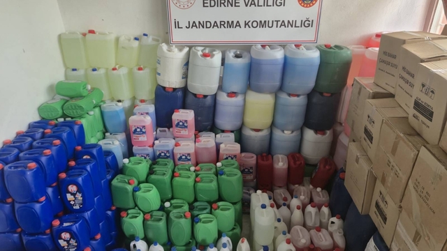 Edirne'de 4 bin 613 litre sahte sıvı deterjan ele geçirildi