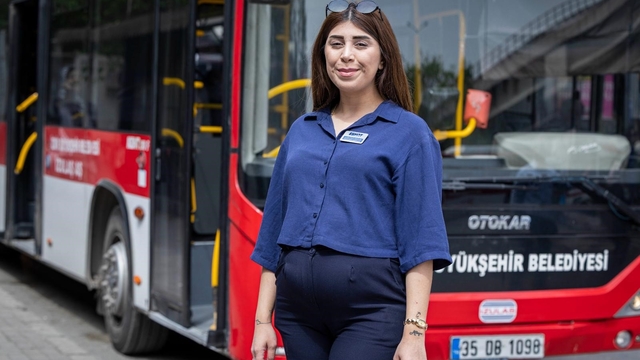 Anne adayı ESHOT şoförü, doğum sonrası direksiyona dönmek için gün sayıyor