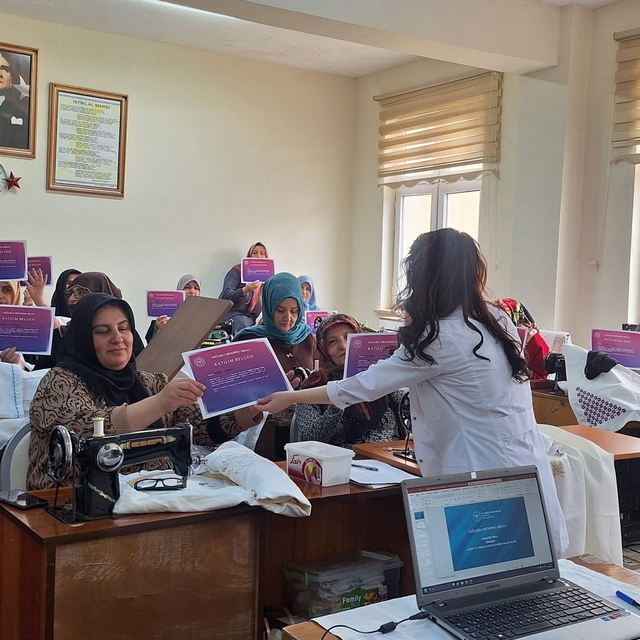 Bayburt'ta 'Menopoz Okulu' eğitimleri devam ediyor