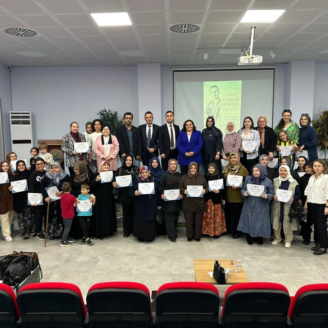 Çilimli ilçesinde vatandaşlarla 'aile' konuşuldu