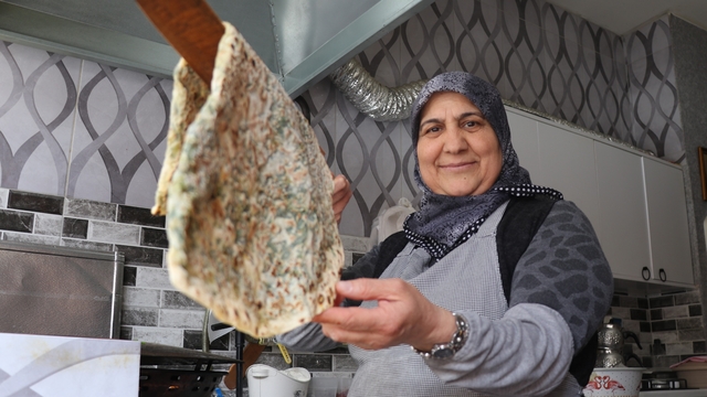'Kadınsın yapamazsın' dediler, gözleme satarak 10 çocuk büyüttü