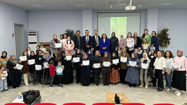 Çilimli ilçesinde vatandaşlarla 'aile' konuşuldu