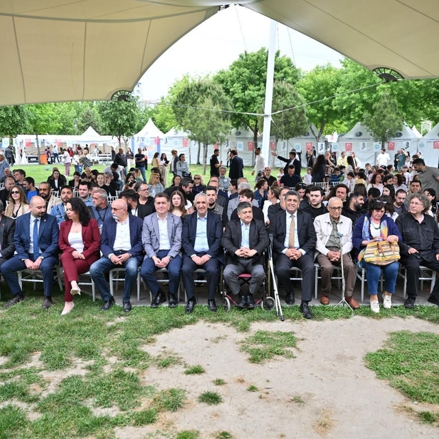 Manisa'da 9. Kitap Fuarı kitapseverlerle buluştu