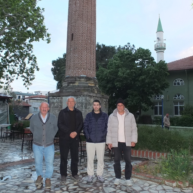 Balıkesir'de yalnız minare mahallenin simgesi oldu