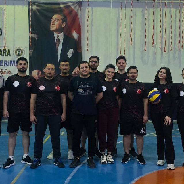 Şehit öğretmen anısına voleybol turnuvası