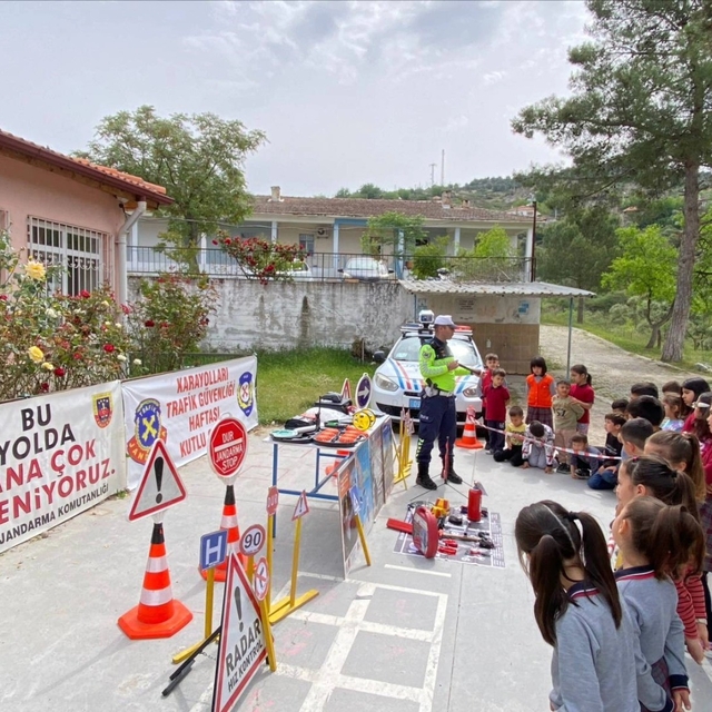 Karpuzlu'da öğrencilere trafik güvenliği eğitimi verildi