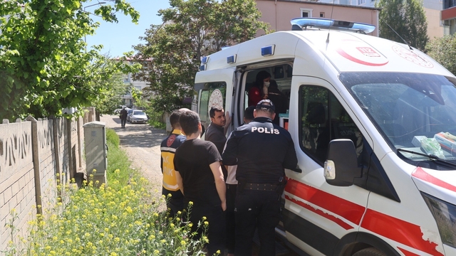 Iğdır'da çatı katı yangınında anne ve down sendromlu çocuk dumandan etkilendi