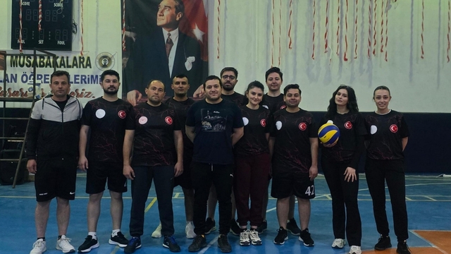 Şehit öğretmen anısına voleybol turnuvası