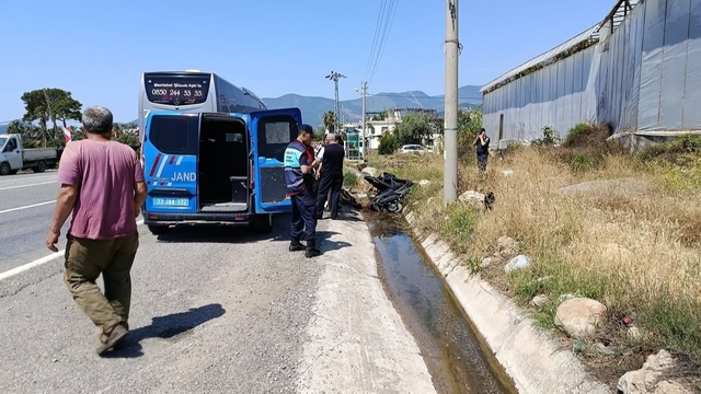 Mersin'de yolcu otobüsüyle ile çarpışan motosikletin sürücüsü yaşamını yitirdi