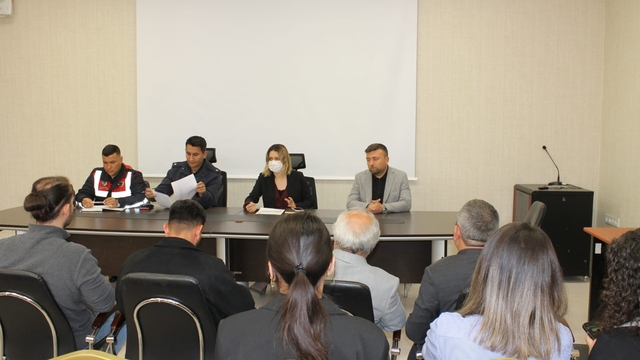 Altıntaş'ta okul güvenliği üzerine değerlendirme toplantısı