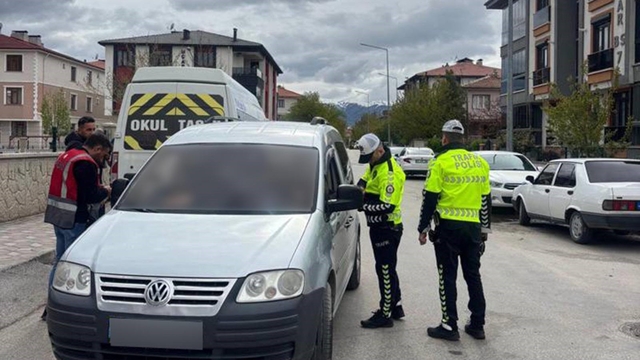 Erzincan'da okul çevrelerinde güvenlik uygulaması gerçekleştirildi