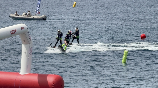 Bodrum'da su üstünde adrenalin fırtınası
75 sporcu nefesleri kesti
