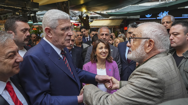İYİ Parti Genel Başkanı Dervişoğlu, İzmir'de esnafı ziyaret etti
