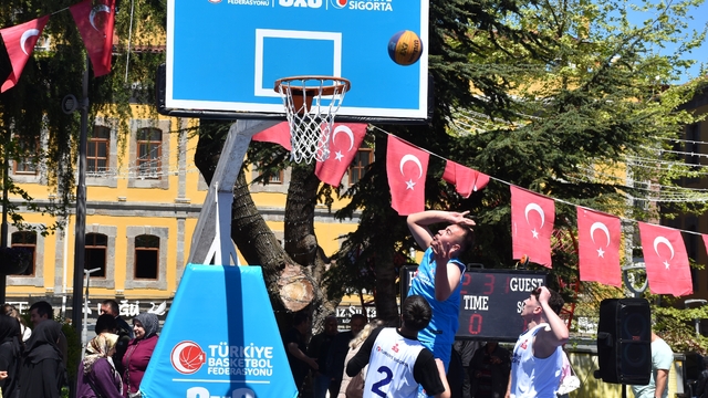 Trabzon'da 3x3 basketbol etabı başladı