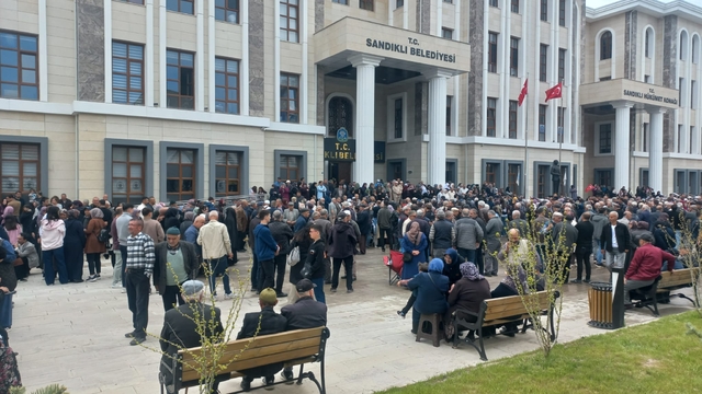 Sandıklı'da hacı adayları kutsal topraklara uğurlandı