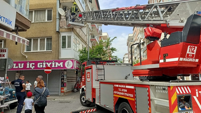 Komşuların dikkati tehlikeyi önledi
Ocakta unutulan yemek ekipleri harekete geçirdi